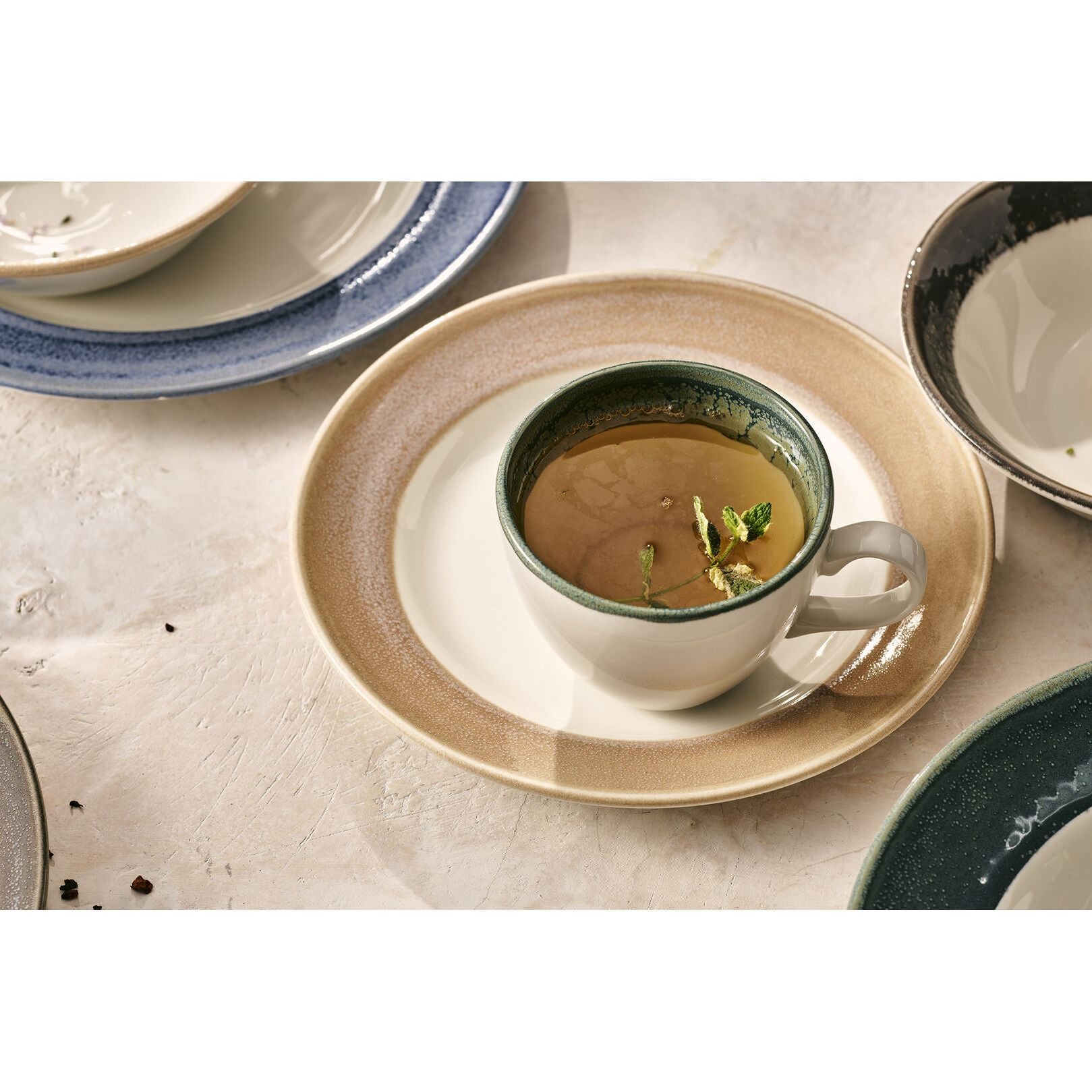 Utopia | Tableware | Revolution Edge Sandstone Liv Cup 35cl (12oz) | Bespoke77