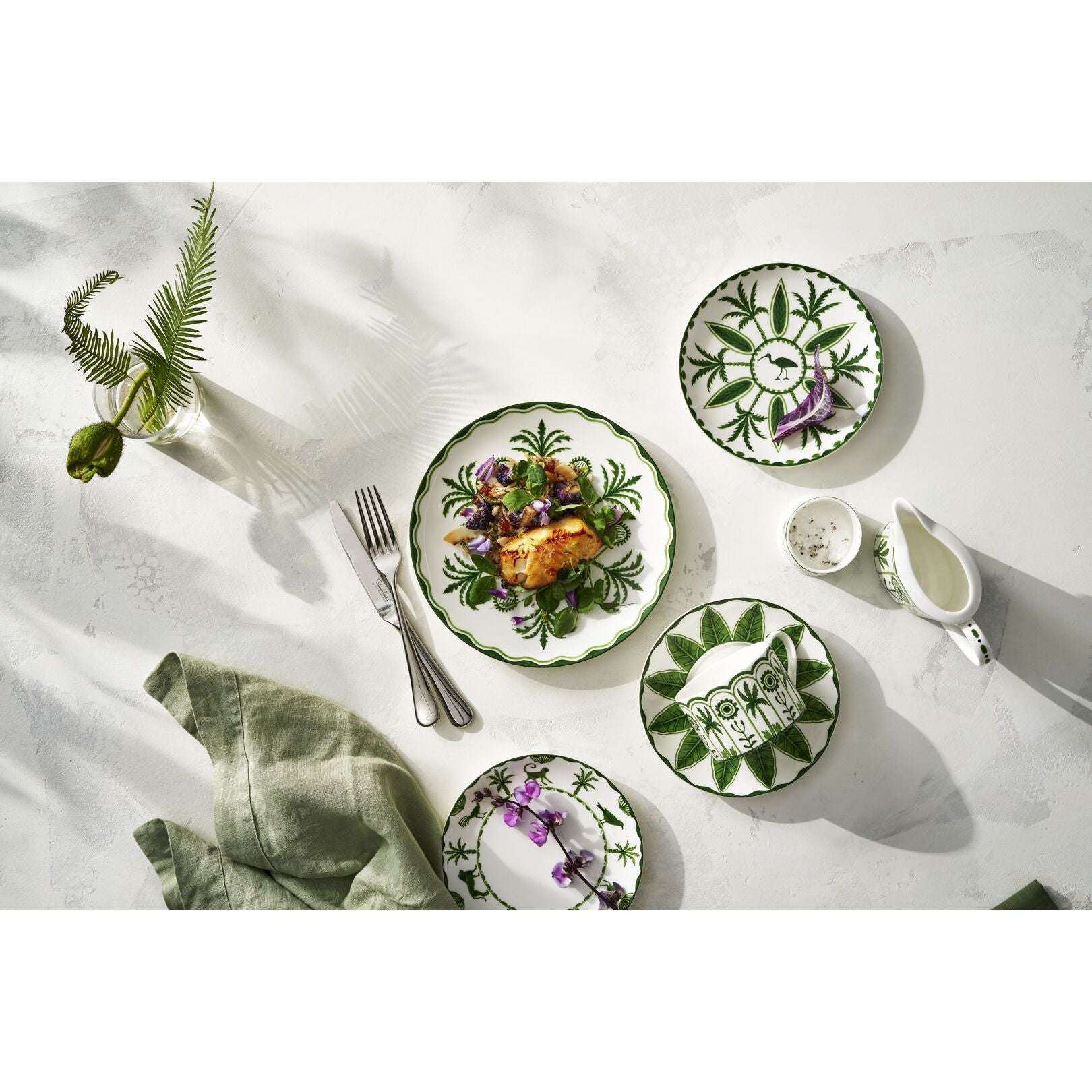 Utopia | Tableware | Sultan's Garden Green Coupe Plate 21cm (8 1/4") | Bespoke77