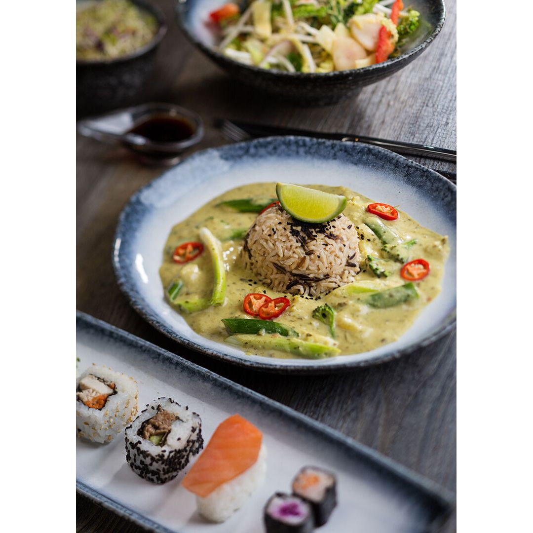 Isumi Platter 12.75" (32cm)